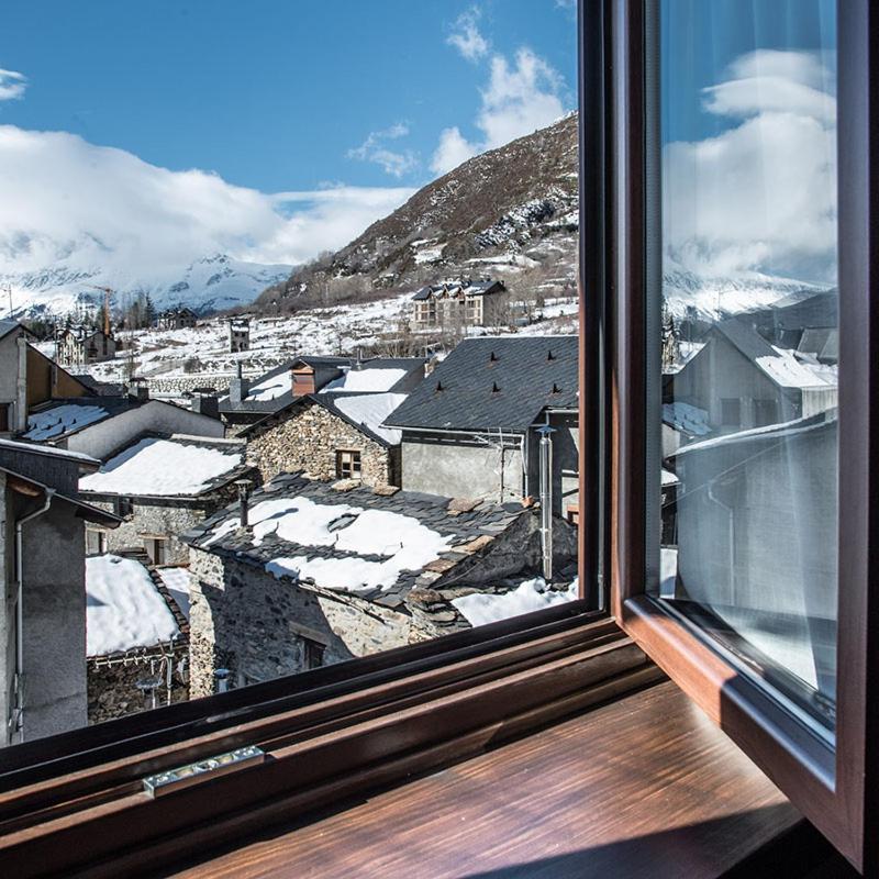 Hotel Boutique La Neu Benasque Bagian luar foto