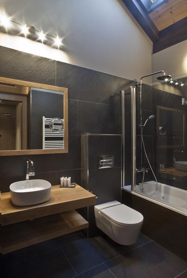 Hotel Boutique La Neu Benasque Bagian luar foto