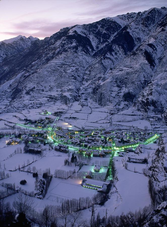 Hotel Boutique La Neu Benasque Bagian luar foto