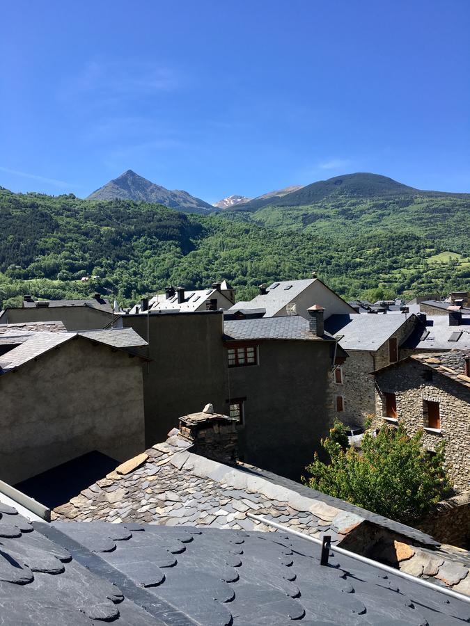 Hotel Boutique La Neu Benasque Bagian luar foto